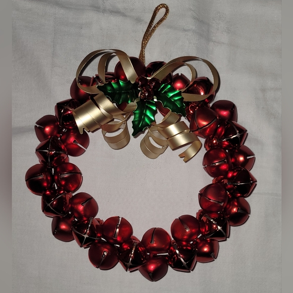 Vintage Festive Red Jingle Bell Wreath - Picture 2 of 11